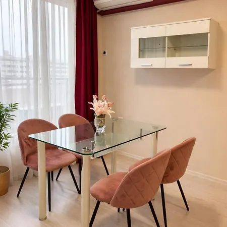 Old Town Prime & Private Parking *