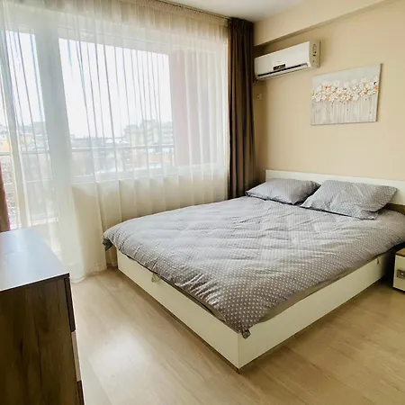 & Private Parking - Walk To Old Town And Main Street Plovdiv