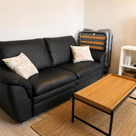 Apartment & Private Parking - Walk To Old Town And Main Street Plovdiv
