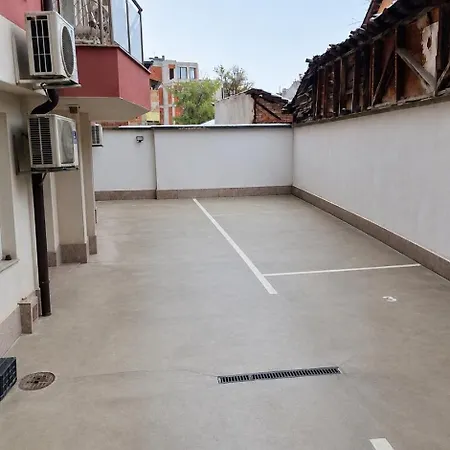 & Private Parking - Walk To Old Town And Main Street Plovdiv