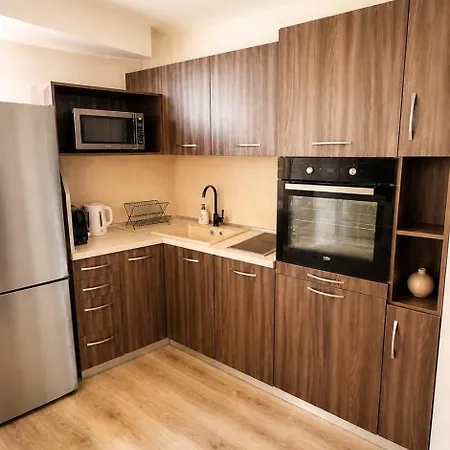 Apartment & Private Parking - Walk To Old Town And Main Street