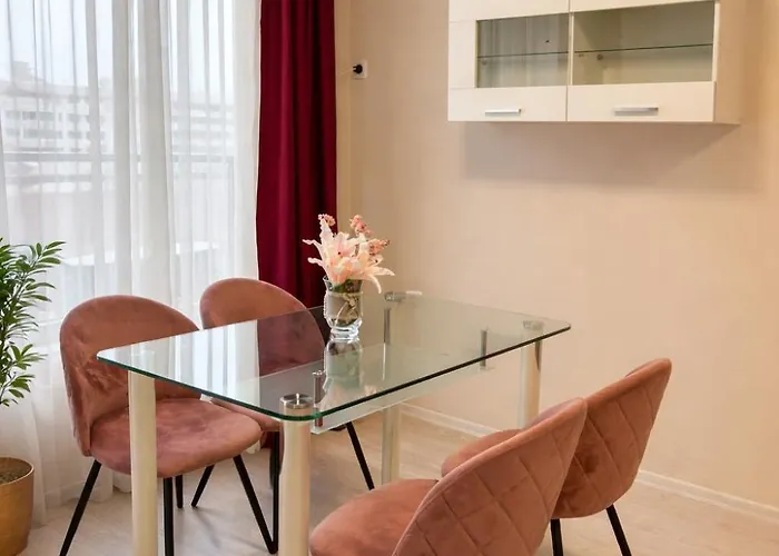 Old Town Prime & Private Parking *