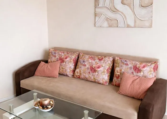 Old Town Prime & Private Parking *